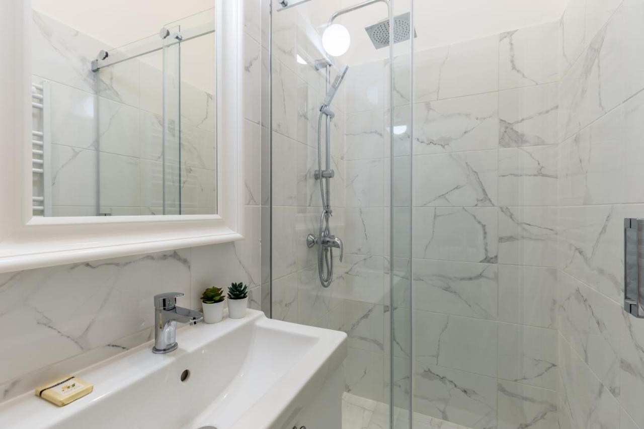W33 - Prime Location - Comfortable Quality Apartments By Bqa Budapest Bagian luar foto