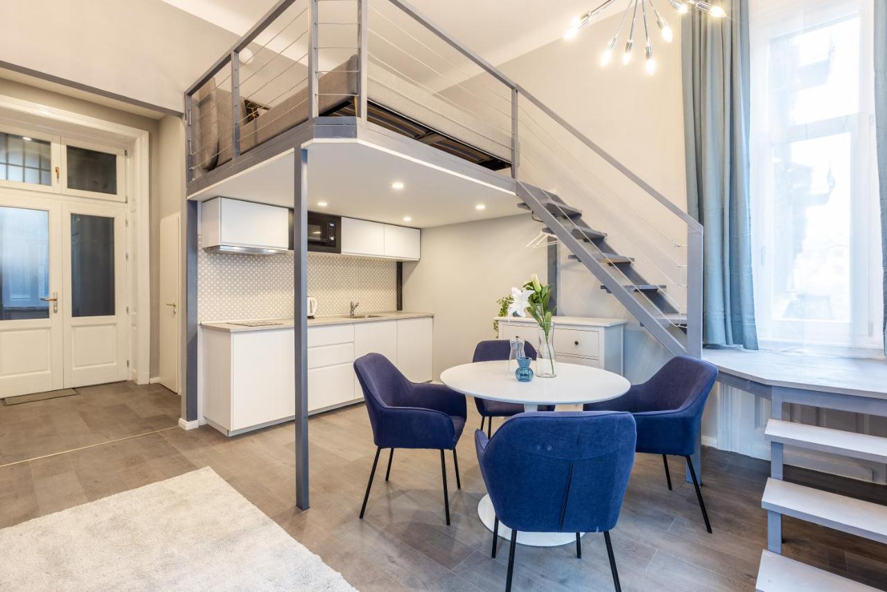 W33 - Prime Location - Comfortable Quality Apartments By Bqa Budapest Bagian luar foto