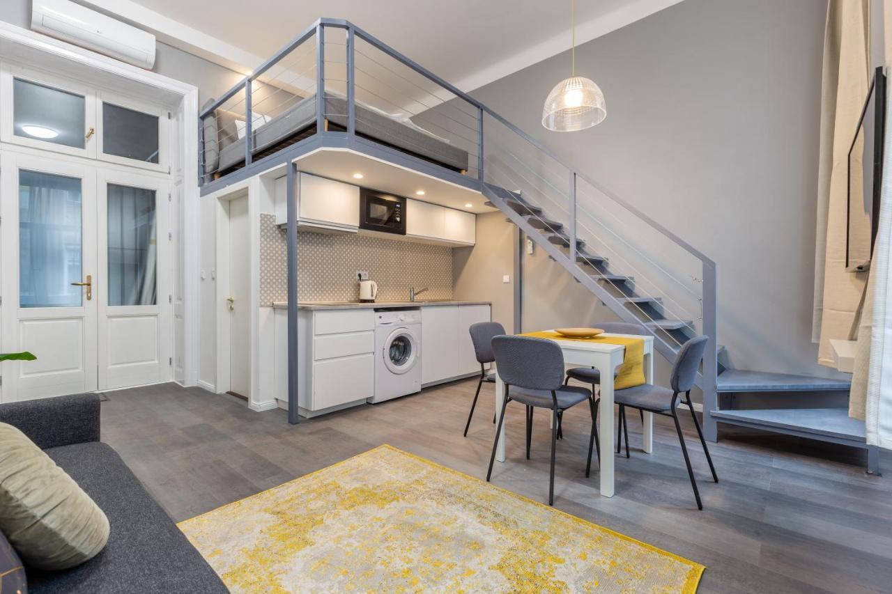W33 - Prime Location - Comfortable Quality Apartments By Bqa Budapest Bagian luar foto