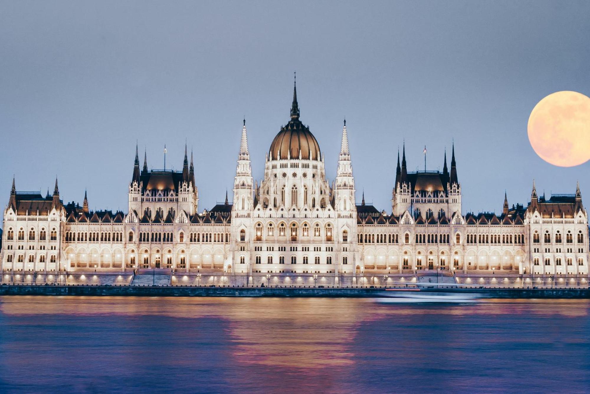 W33 - Prime Location - Comfortable Quality Apartments By Bqa Budapest Bagian luar foto