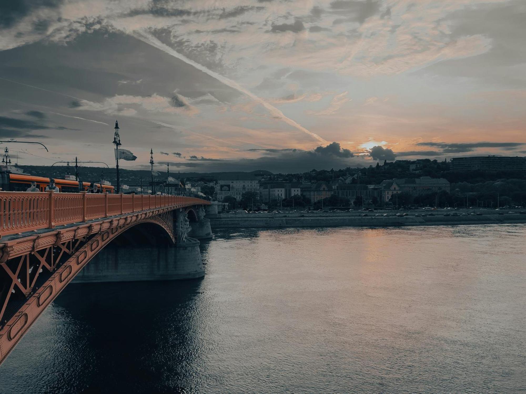 W33 - Prime Location - Comfortable Quality Apartments By Bqa Budapest Bagian luar foto